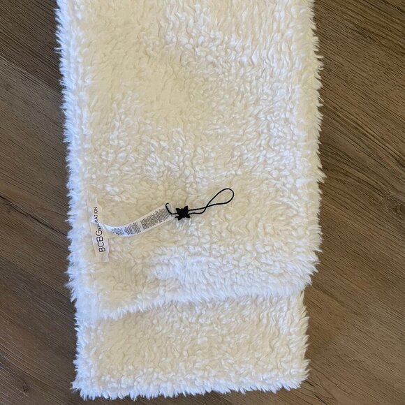 BCBGeneration White Fuzzy Scarf Polyester 9" x 65" - Picture 2 of 4